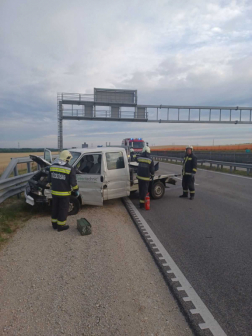 A monori tűzoltók végzeték a műszaki mentési feladatokat