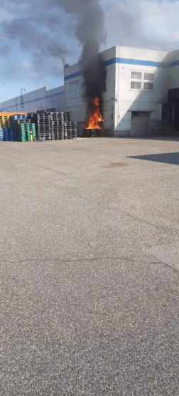 Tűz keletkezett egy ipari csarnokban Biatorbágyon