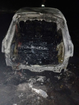 A gépkocsi teljesen kiégett
