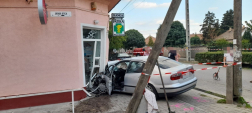 jelentősen összetört az autó