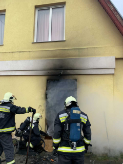 Tűz keletkezett Veresegyházon egy elektronikai üzlet raktárában