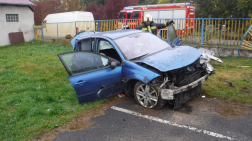 Az autóban két ember utazott