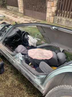 az autó a mentés után