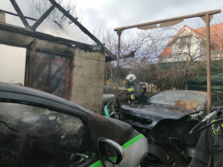 Teljes egészében égett a műhely