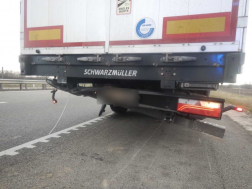 A tűzoltók átvizsgálták a járműveket