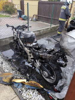 Teljesen leégett a motorkerékpár