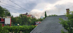 Villám csapott egy családi ház tetőszerkezetébe Szentendrén