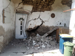 Megrogyott egy vályogfalazatú ház főfala Szentmártonkátán