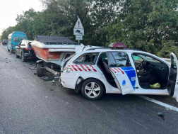 Egy személygépjármű és egy teherautó ütközött össze az M3-as autópályán