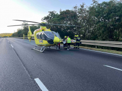 Mentőhelikopter érkezett a baleset helyszínére