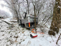 A tűzoltók folyamatosan dolgoztak