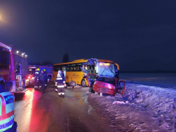 A buszba még egy teherautó is bele hajtott