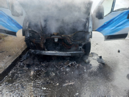  	Kisteherautó motortere égett Szentendrén