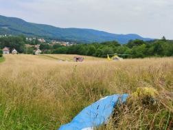 Lezuhant egy siklóernyős Pilisszentkereszt határában