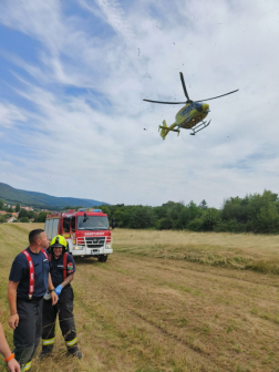 A lezuhant siklóernyős mozgatásához kérték a katasztrófavédelem segítségét