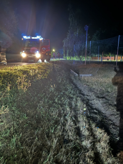 Közvilágítási oszlopnak ütközött egy személygépkocsi 