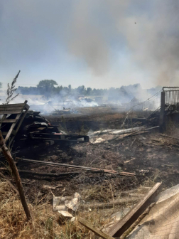 A tűz gyorsan és nagy területen terjedt, egy munkagép is lángra kapott