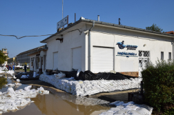  	Harminchat kilométeren folynak a védekezési munkálatok