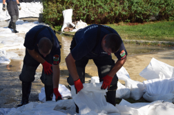  	Harminchat kilométeren folynak a védekezési munkálatok