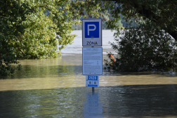  	Harminchat kilométeren folynak a védekezési munkálatok