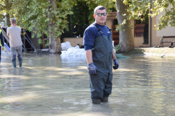  	Harminchat kilométeren folynak a védekezési munkálatok