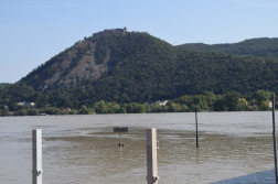  	Harminchat kilométeren folynak a védekezési munkálatok