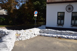 A Dunakanyarban már tetőzött a Duna