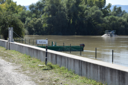 A Dunakanyarban már tetőzött a Duna