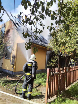 A tűzoltók átvizsgálták az ingatlant