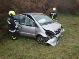 A dabasi tűzoltók végezték a műszaki mentési feladatokat.