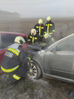 Három személyautó ütközött össze a 51-es főúton