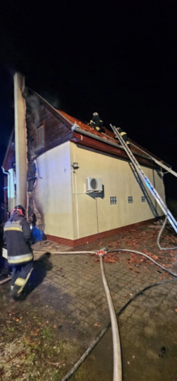 A ház felső szintje leégett