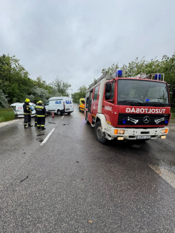 A dabasi tűzoltók végezték a műszaki mentési feladatokat.