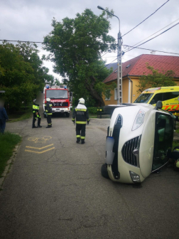 Két személygépkocsi ütközött össze