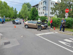Két személygépkocsi ütközött össze 