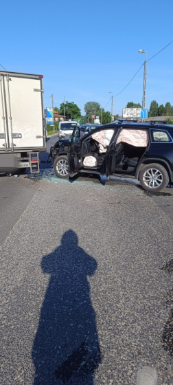 A szigetszentmiklósi hivatásos tűzoltók áramtalanították a járműveket