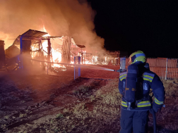 A tűzoltók átvizsgálták a kiégett épület romjait