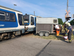 A tűzoltók megszüntették a forgalmi akadályt