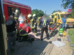 A váci tűzoltók végezték a műszaki mentési feladatokat