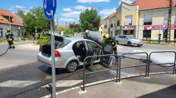 A tűzoltók átvizsgálták a járművet