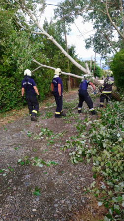Kettőszázötvenegy viharkáros esemény a tegnapi napon