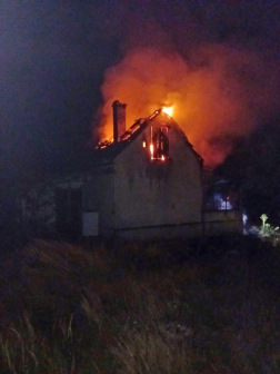 A tüzet a monori tűzoltók oltották el