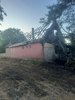 A házban három ember tartózkodott