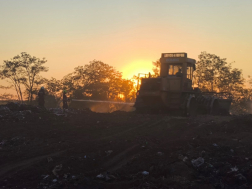 Az oltást munkagépek is segítették