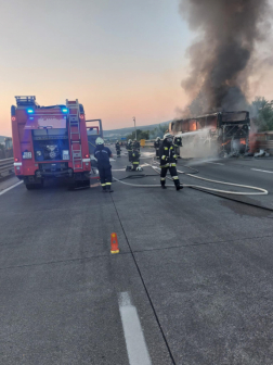 Teljes egészében égett az autóbusz