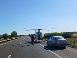 Kamion hátuljába hajtott egy személygépkocsi 