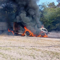 Teljes egészében égett a traktor
