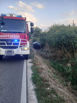 Két személygépkocsi ütközött össze