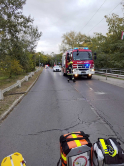 Az összetört autók forgalmi akadályt okoztak