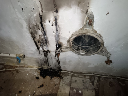 Egy parasztház egyik helyiségében keletkezett tűz